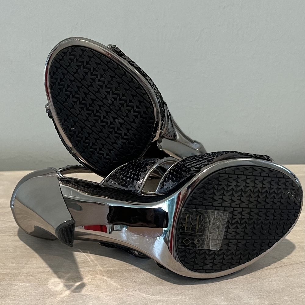 Michael Kors Berkley T-Strap in Gunmetal Sequins. Size 5M Like New Condi… - Picture 9 of 16